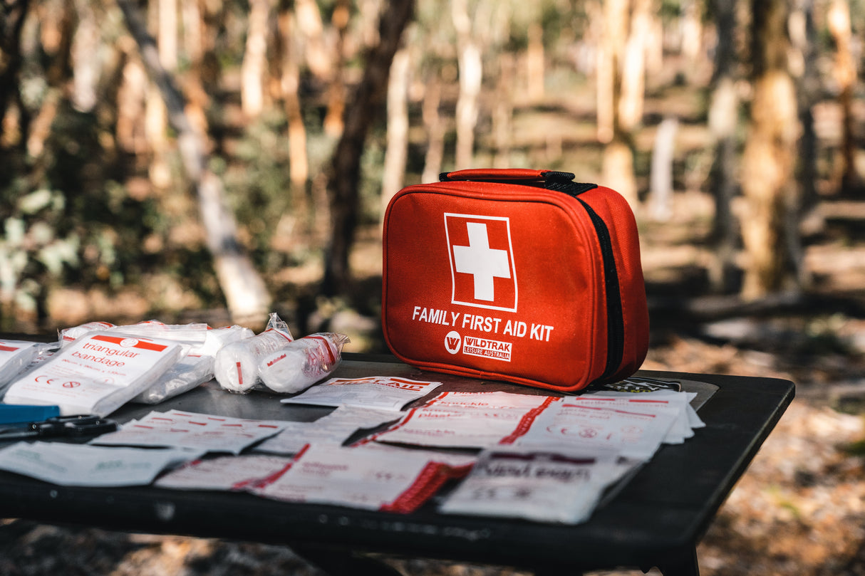 COMPACT FIRST AID KIT 51 PIECE AC