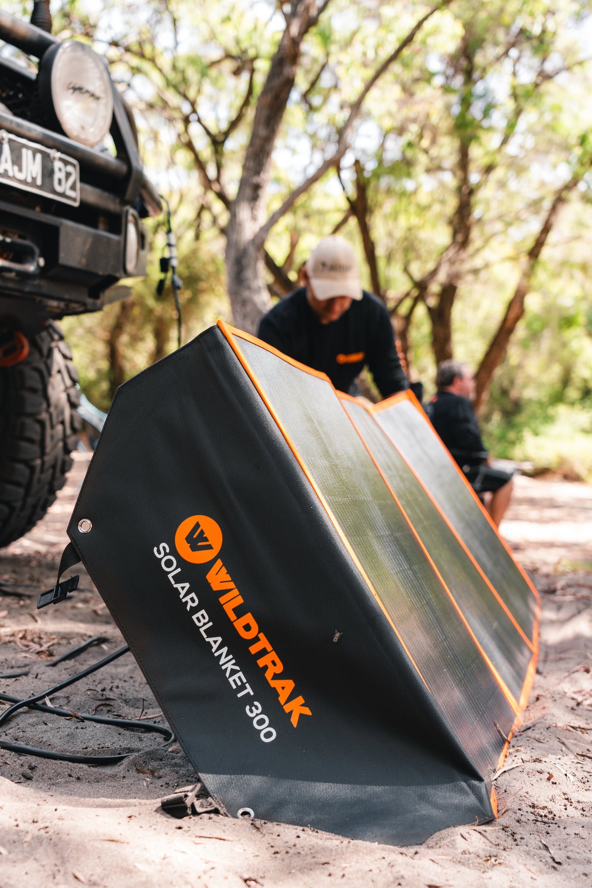 FOLDING SOLAR BLANKET 300W EFTE COATED WITH STAND