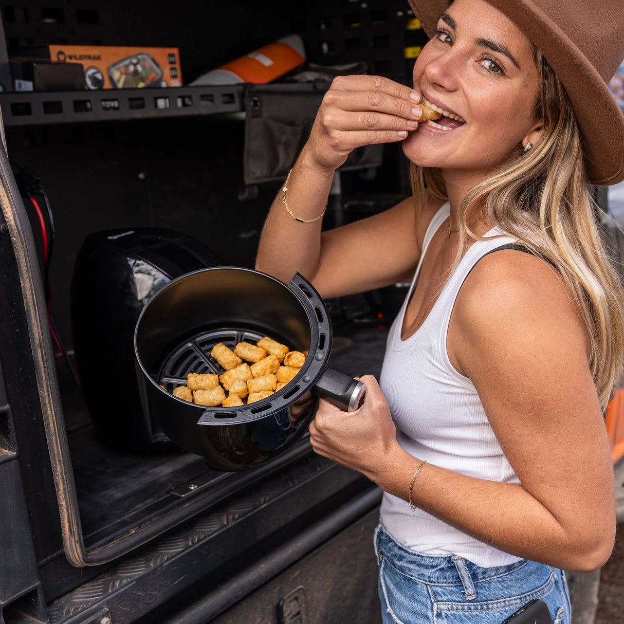 Wildtrak Offroad 12V Digiral Air Fryer 3L with 6 Preset Programs & Anderson Plug