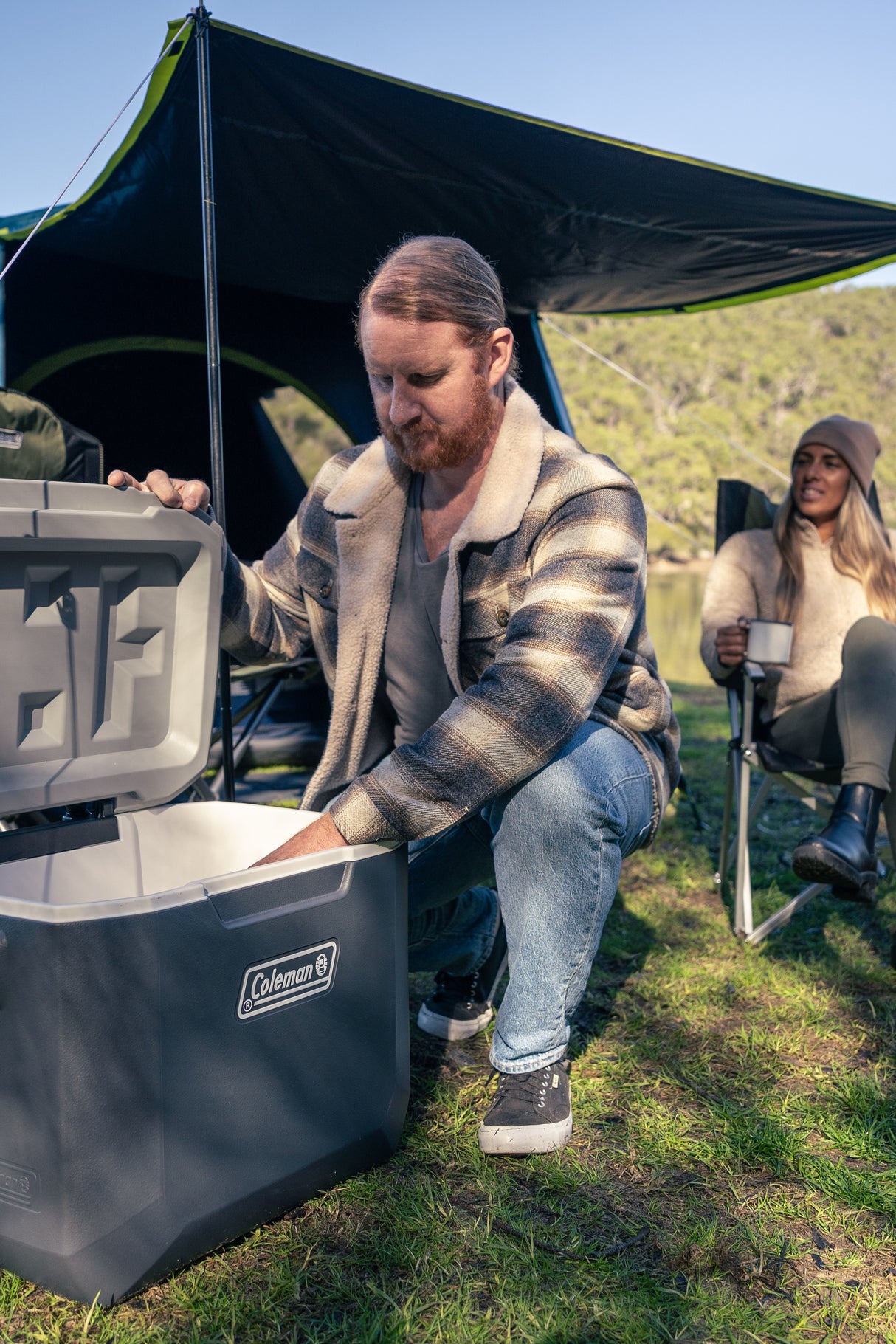 COOLER 57L WHEELED HARD COOLER COLEMAN