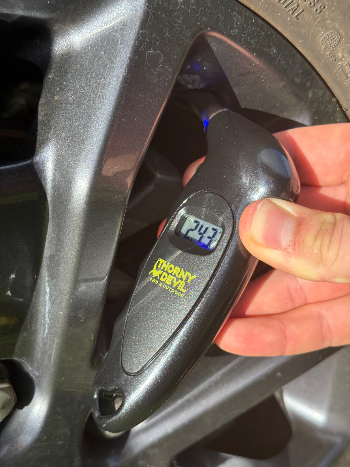 DEFLATOR TYRE PREMIUM 4PK 10-30PSI + DIGITAL GAUGE COMBO